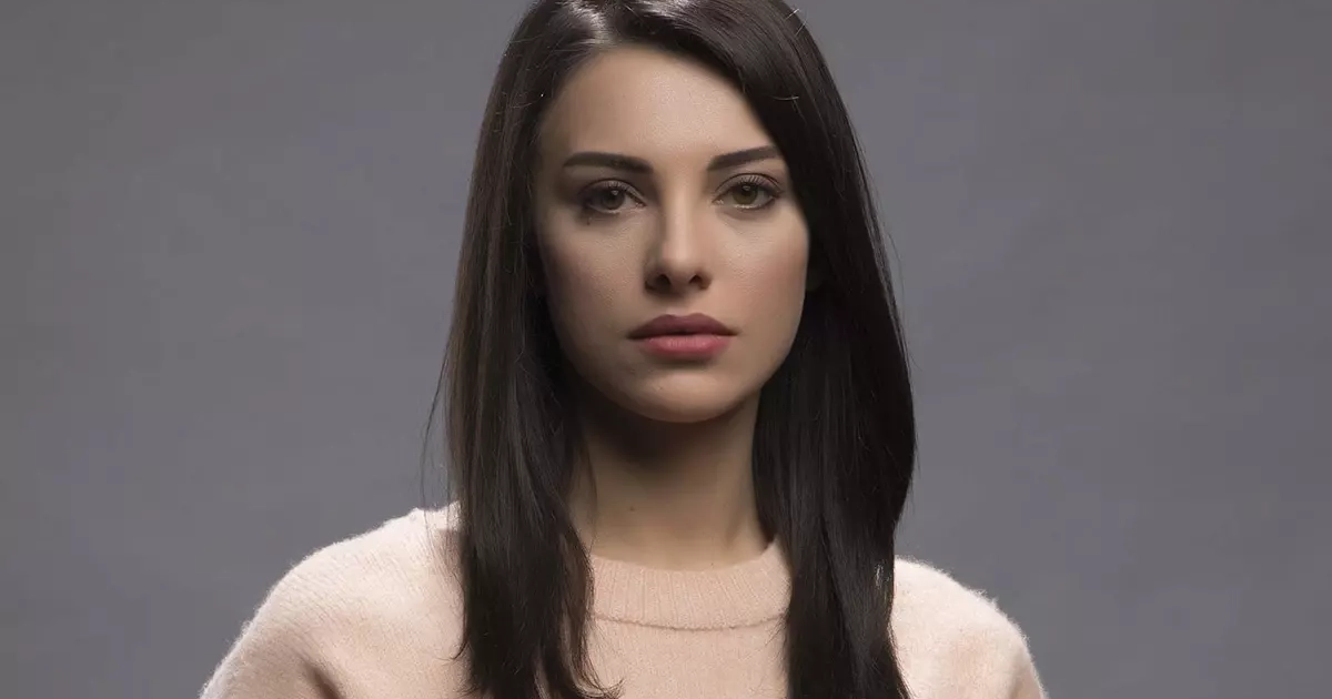 Tuvana Türkay Kimdir? Eski Hali, Kaç Yaşında, Oynadığı Diziler Hakkında Bilgiler