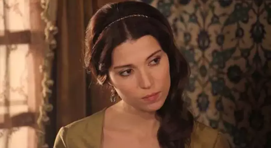 Selma Ergeç (Piraye) Kimdir? Kaç Yaşında, Çocuğu, Eşi Hakkında Bilgiler Selma Ergeç (Piraye) Kimdir? Kaç Yaşında, Çocuğu, Eşi Hakkında Bilgiler