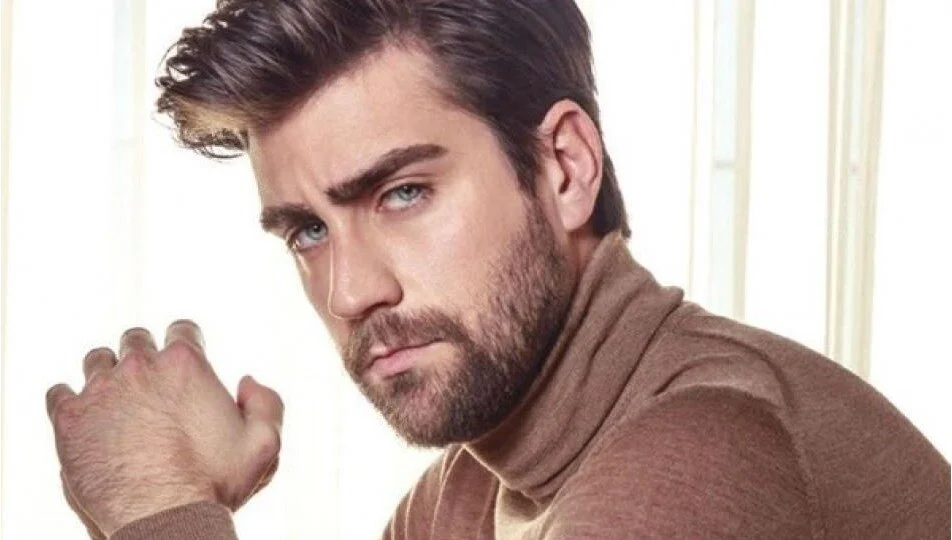 Çağlar Ertuğrul Kimdir? Sevgilisi, Filmleri, Tv Dizileri Hakkında Bilgiler Çağlar Ertuğrul Kimdir? Sevgilisi, Filmleri, Tv Dizileri Hakkında Bilgiler