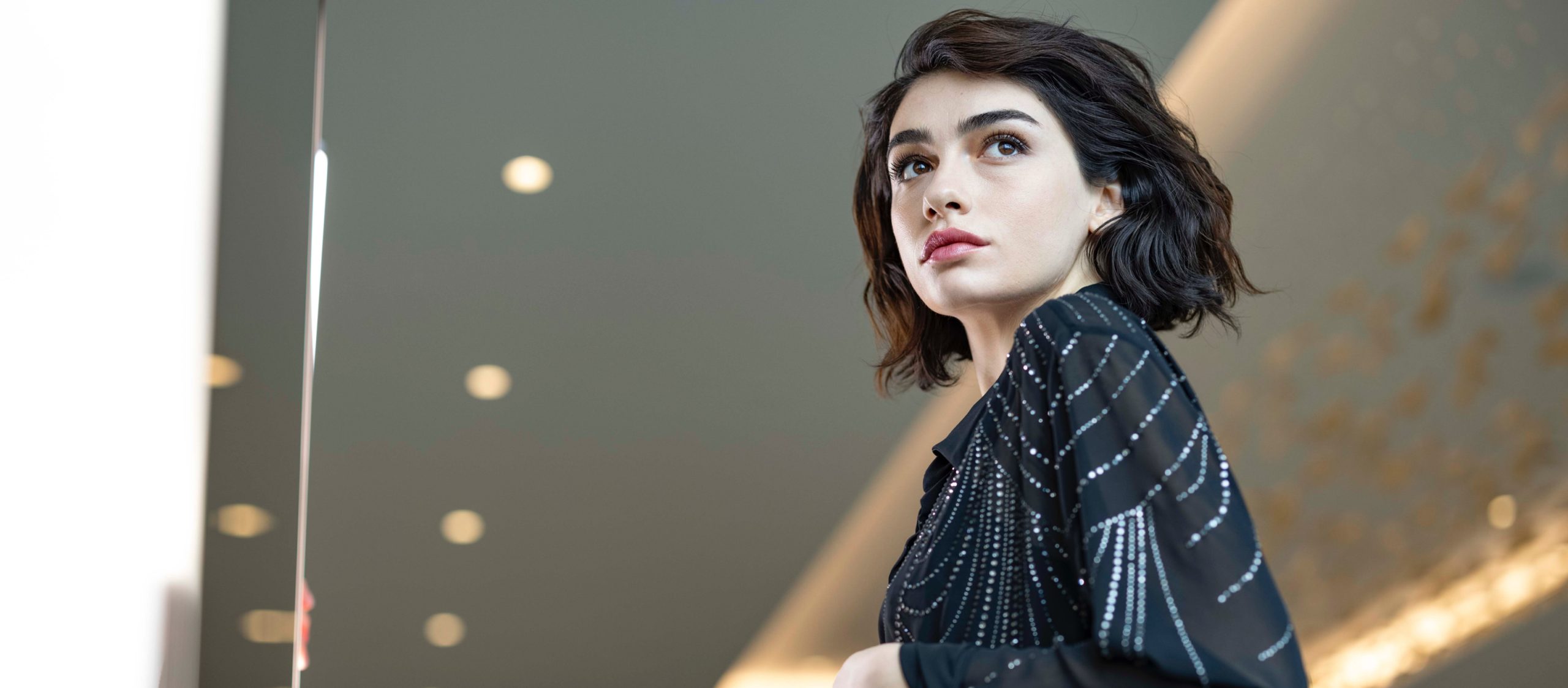 Hazar Ergüçlü (Dilber) Kimdir? Nereli, Sevgilisi, Filmleri Hakkında Bilgiler