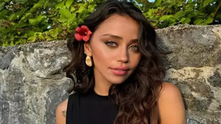 Zeynep Alkan Kimdir? Survivor, Annesi, Babası Hakkında Bilgiler Zeynep Alkan Kimdir? Survivor, Annesi, Babası Hakkında Bilgiler