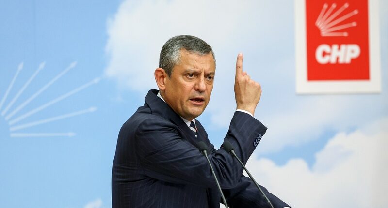 Özgür Özel Kimdir? Alevimi, Babası Nereli Hakkında Bilgiler Özgür Özel Kimdir? Alevimi, Babası Nereli Hakkında Bilgiler