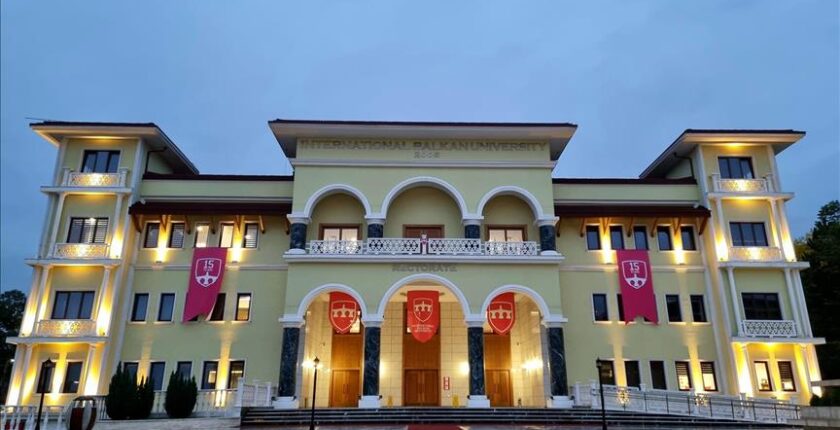 Makedonya`da Diş Hekimliği Ve Tıp Olan Üniversiteler