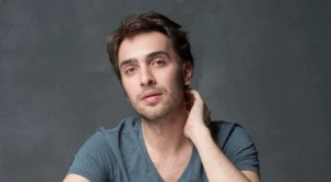 Ulaş Tuna Astepe Kimdir? Taşacak Bu Deniz, Reklam Filmleri