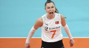 Hande Baladin Nereli Kiminle Sevgili Burnu Estetik mi?