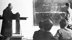 Başöğretmen Atatürk: Harf Devrimi ve Millet Mektepleri Mirası