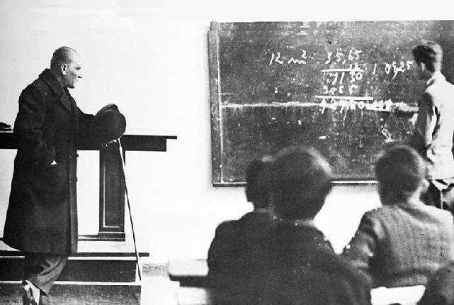 Başöğretmen Atatürk: Harf Devrimi ve Millet Mektepleri Mirası Başöğretmen Atatürk: Harf Devrimi ve Millet Mektepleri Mirası