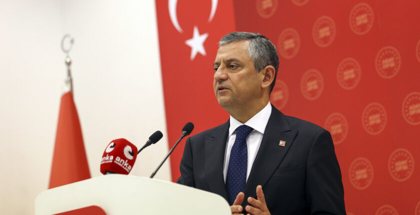 Özgür Özel’den “Akaryakıt vergileri kaldırılsın” çağrısı Özgür Özel’den “Akaryakıt vergileri kaldırılsın” çağrısı