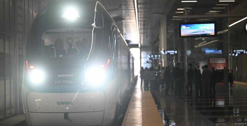 Millî hızlı tren testte 250 km/saate ulaştı: Sefer hedefi 2027